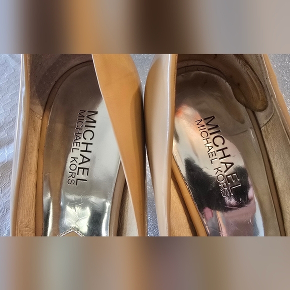Michael Kors  Nude Patent Leather High Stiletto Heels with Pointed Toe - Picture 3 of 13